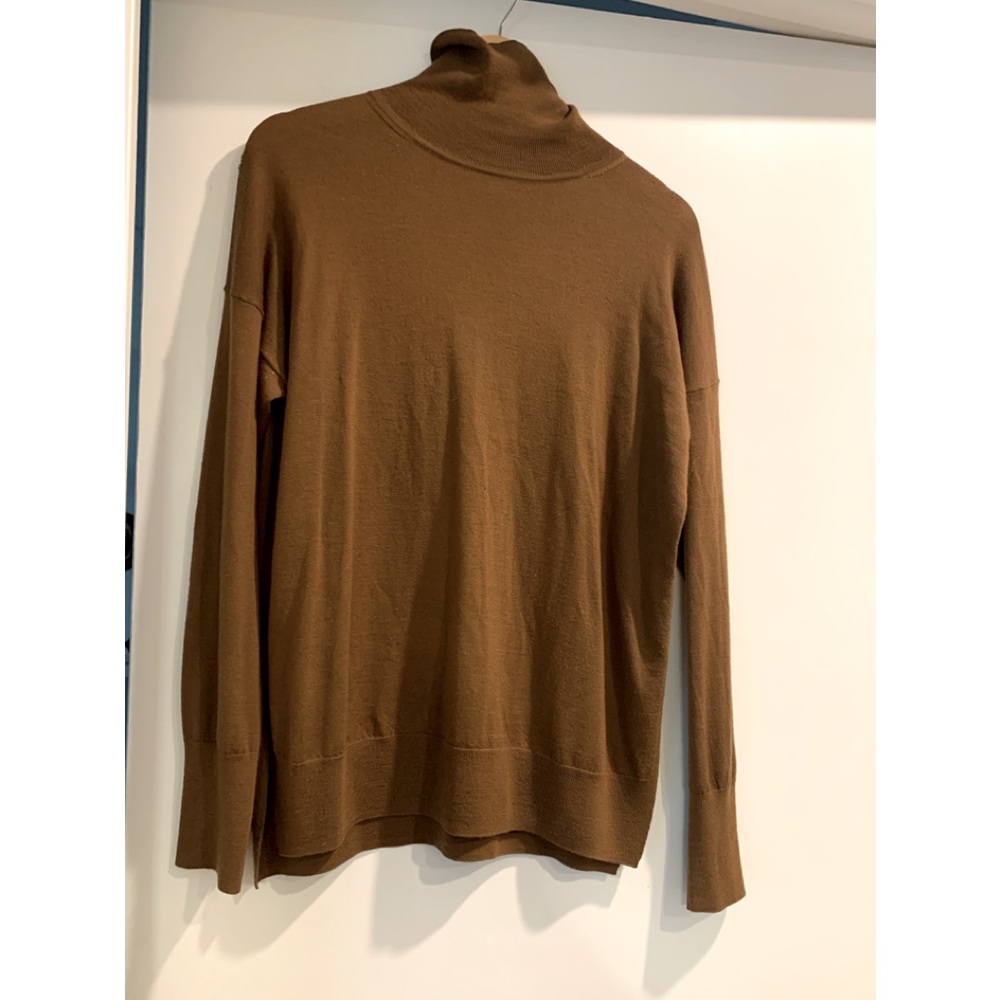 Babaton turtleneck sweater with side slits - size S